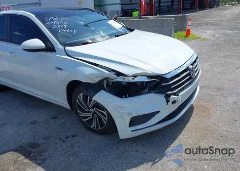 2021 Volkswagen Jetta 1.4T Sel from USA, damaged, VIN 3VWE57BU2MM047028